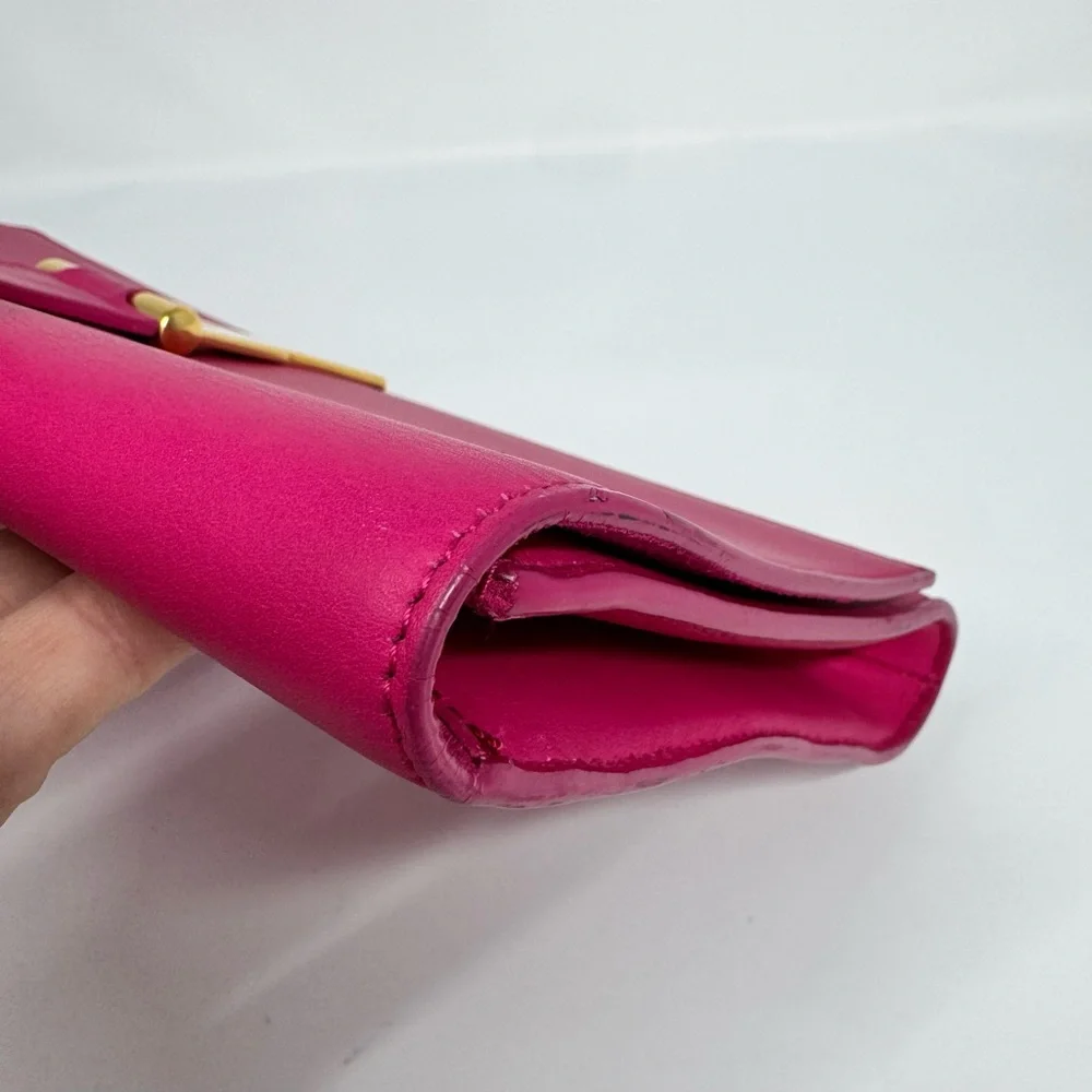Authentic Saint Laurent - YSL Chyc Large Pink Leather Clutch - Picture 6 of 10